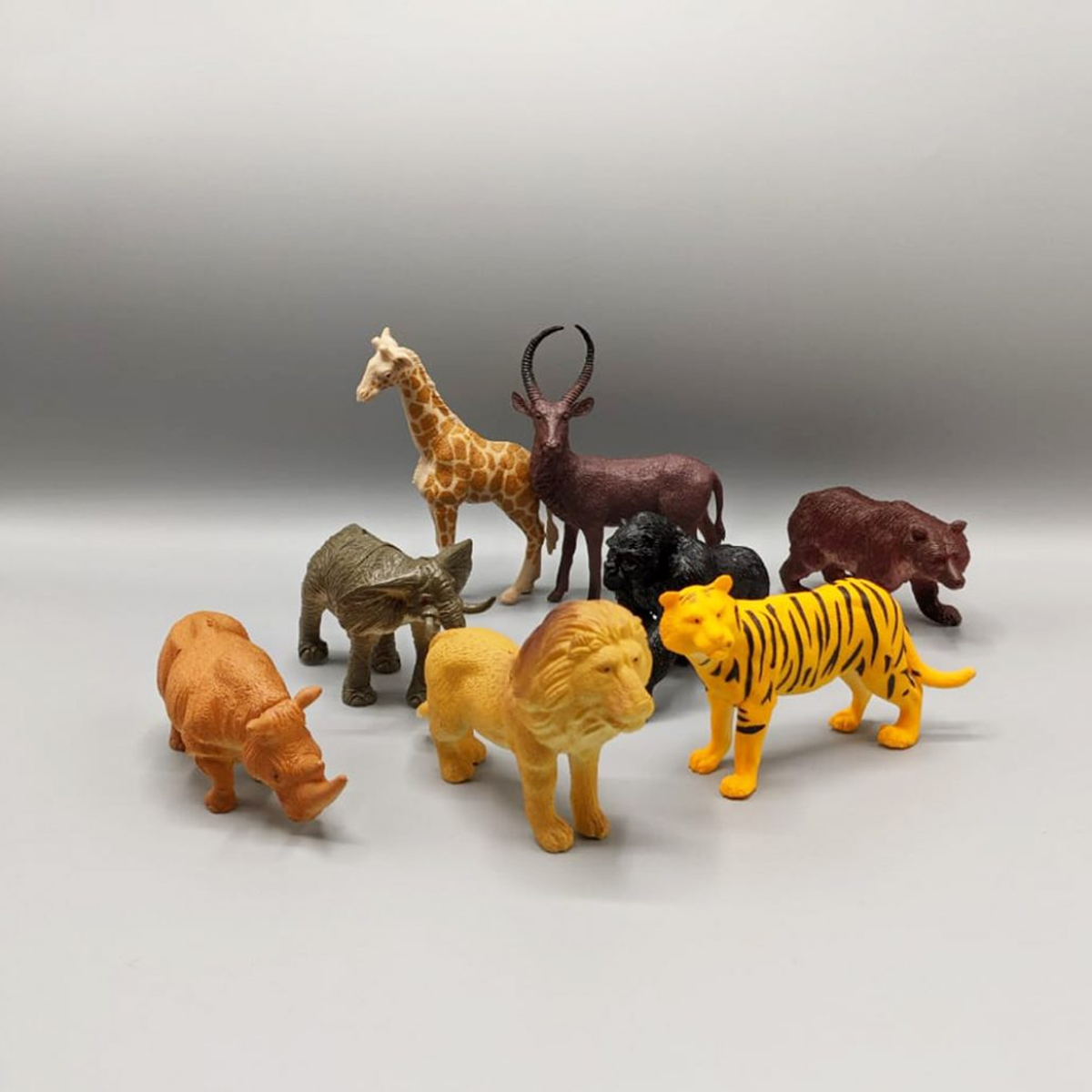 Bring the animal kingdom to life with this miniature toy set for kids! Perfect for imaginative play and learning about different animals-one.