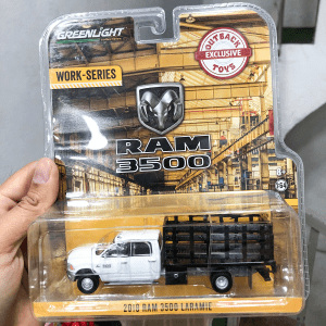 Diecast Green Light 2018 Ram 3500 Laramie Car-two