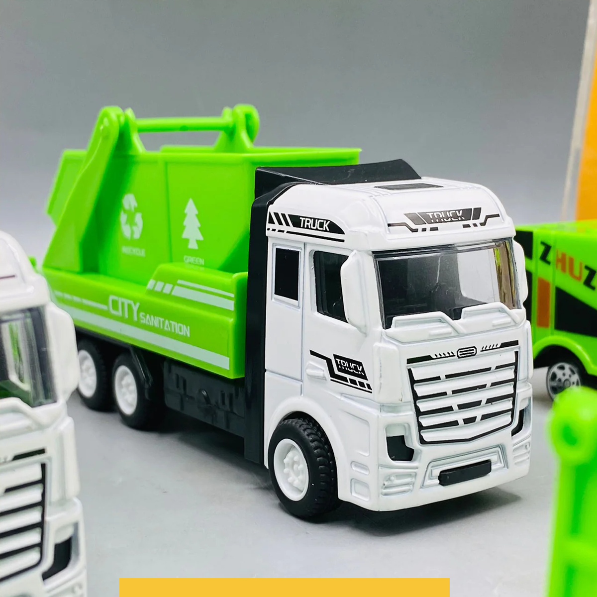 Diecast 8-in-1 Heavy Duty Sanitation Truck-one