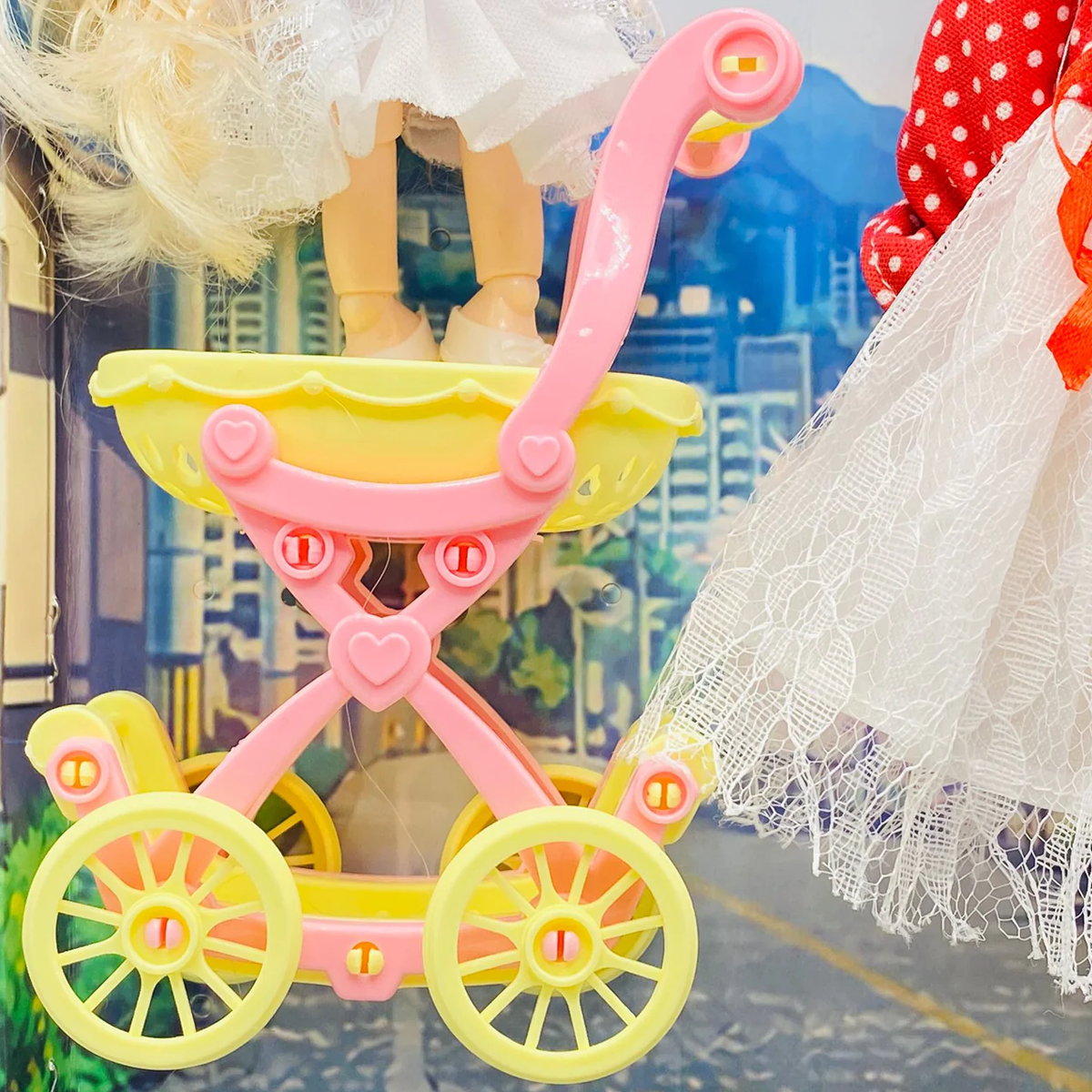 Fashionistas Dolls With Cart-2