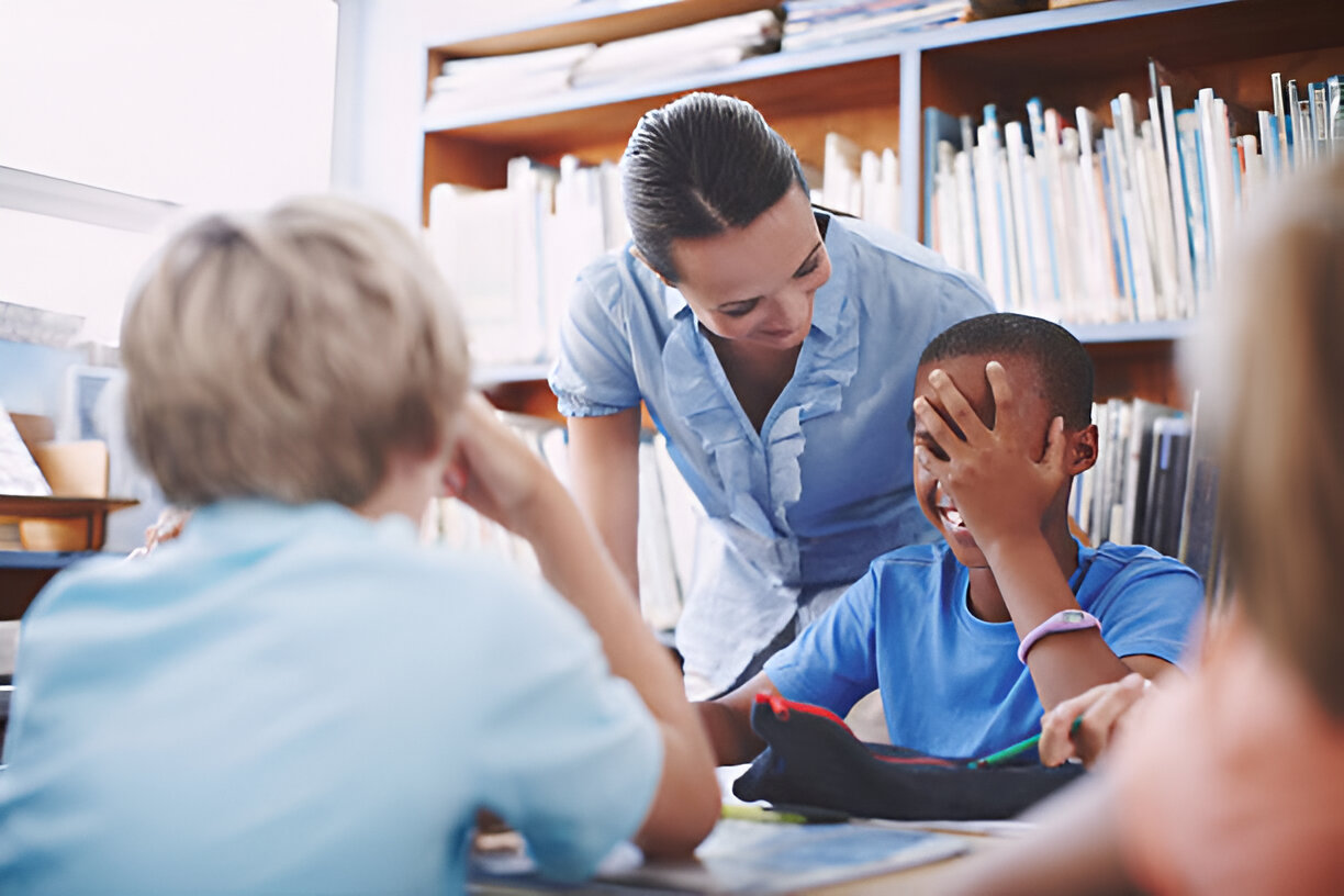 Gradually introduce shy kids to new social scenarios to prevent overwhelming